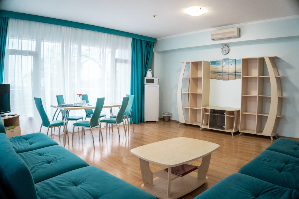Double Suite with balcony and with sea view (full double bed)