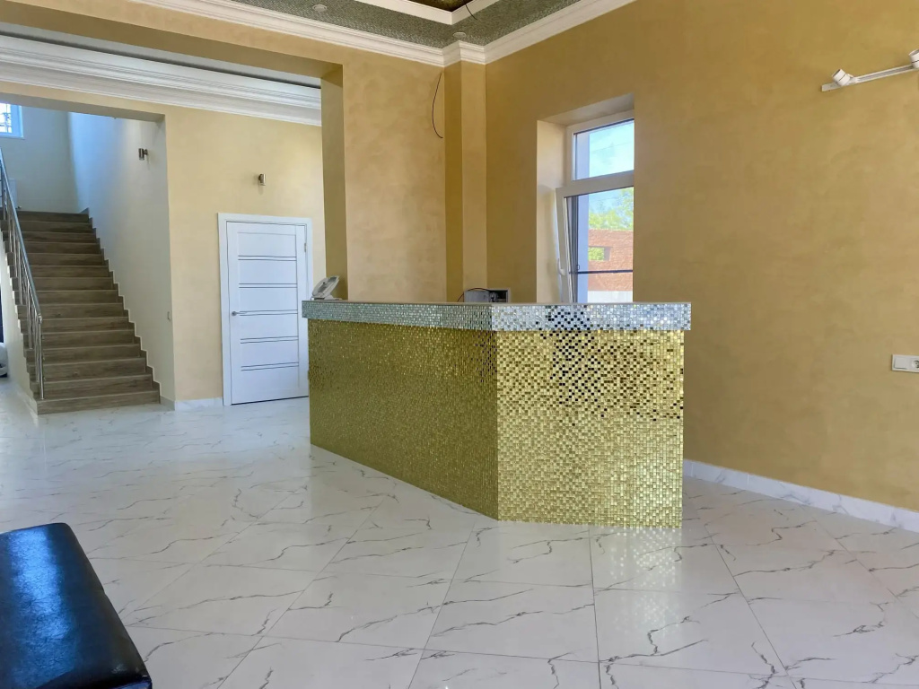 Lobby & Reception