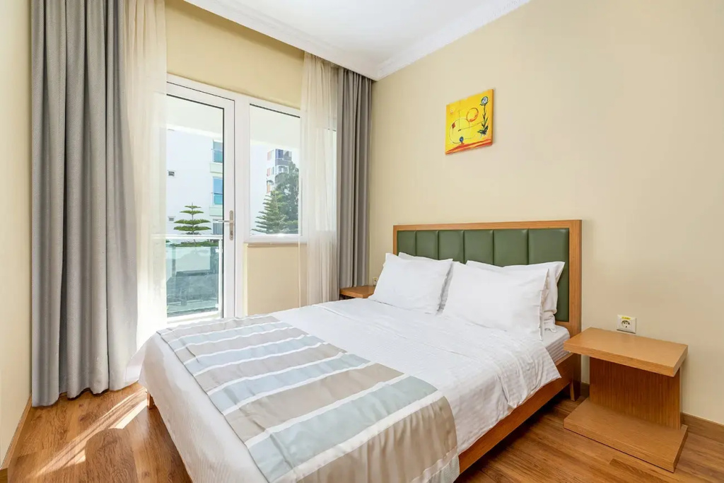 Deluxe Double room with balcony (full double bed)