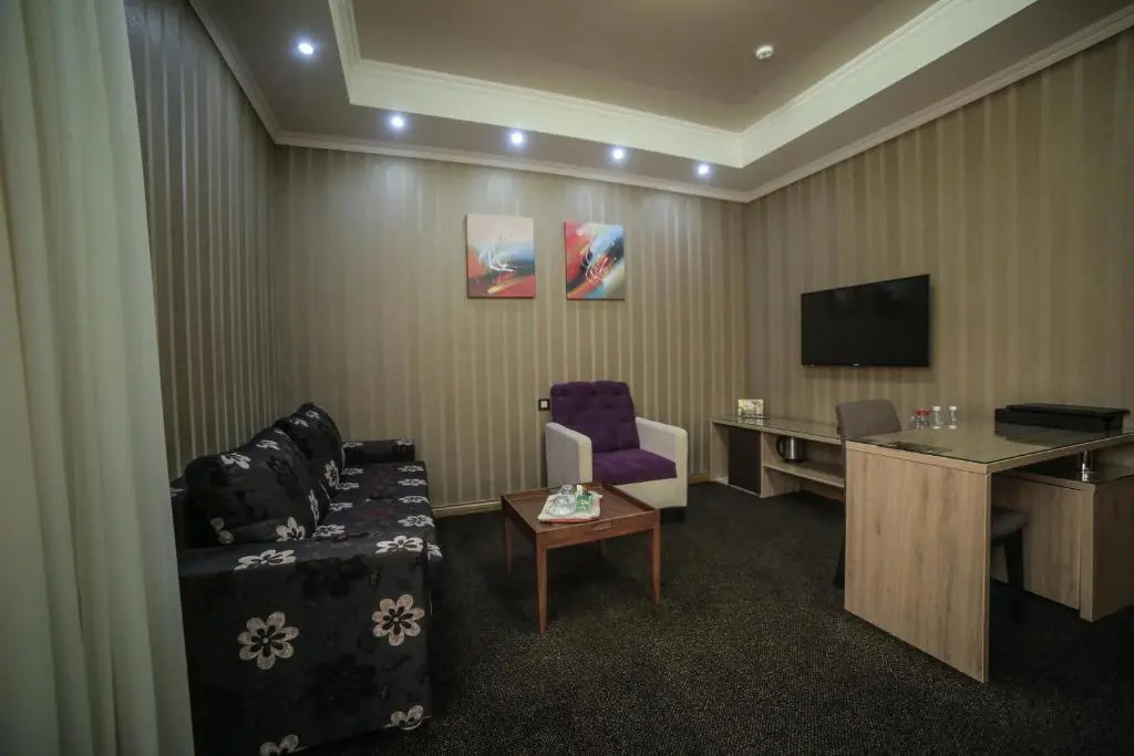 Lobby & Reception