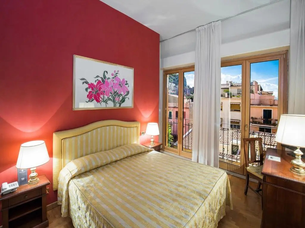 Superior Double room with sea view (full double bed)