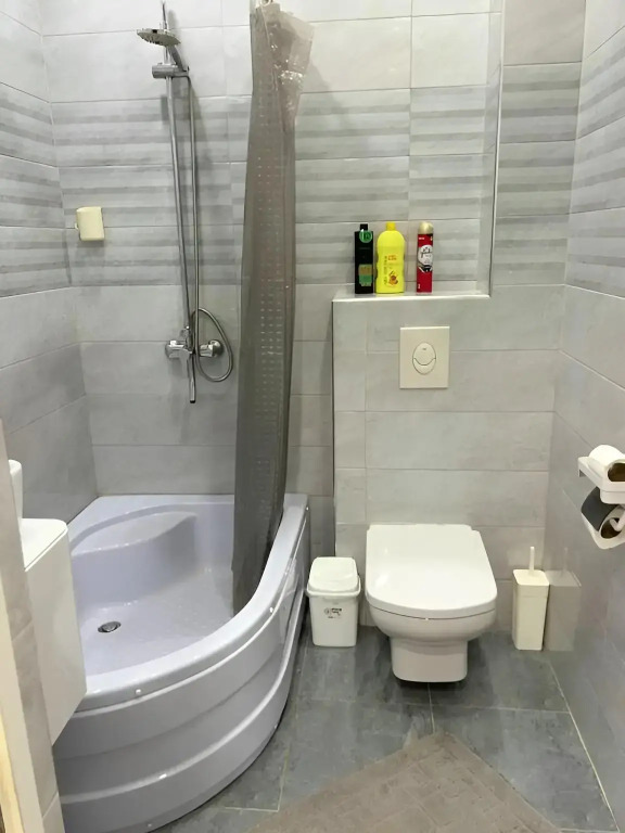 Квартира Уютная просторная Евродвушка с видом на гору - фото 20