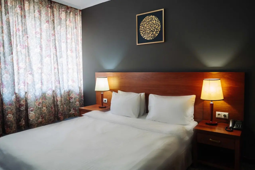 Standard Double room with balcony (full double bed)