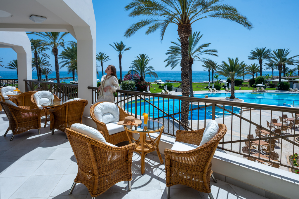 Constantinou Bros Athena Beach Hotel - 4
