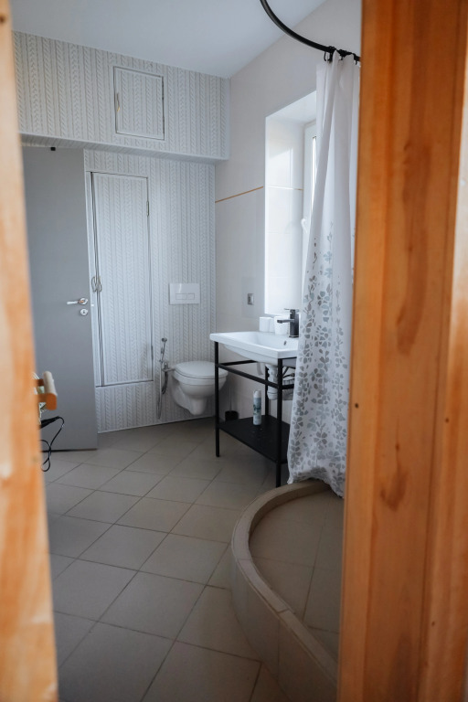 Двухместный коттедж с 3 комнатами с красивым видом из окна двуспальная кровать в Банный остров