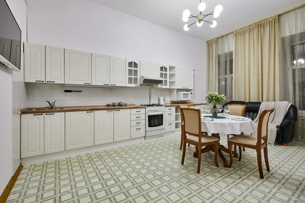 Квартира Flatstay с Эркером и Высокими Потолками — фото