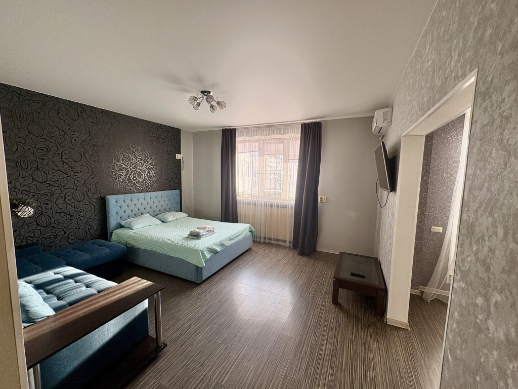 Deluxe Double Studio with balcony (full double bed)