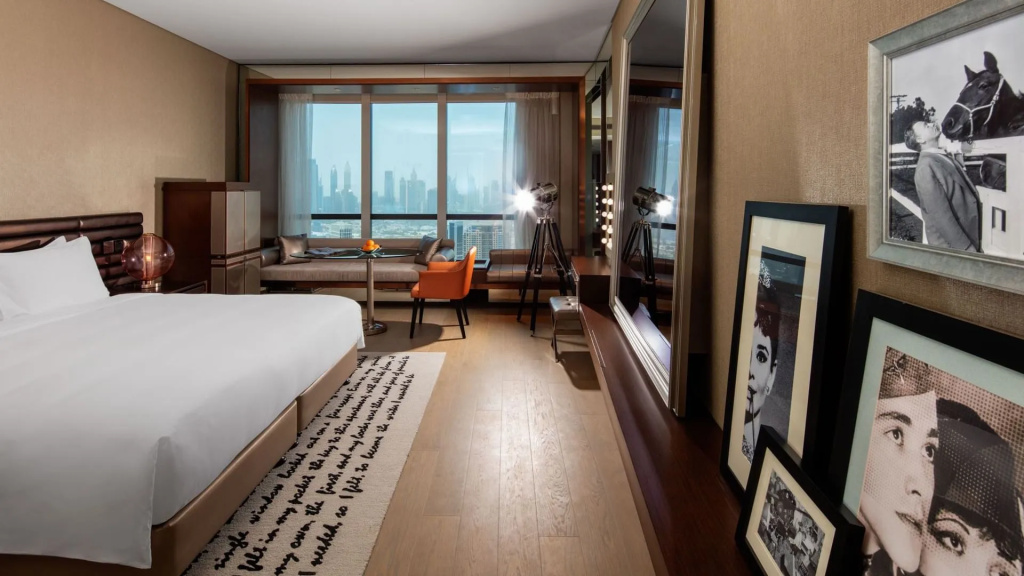 Scene Downtown View room