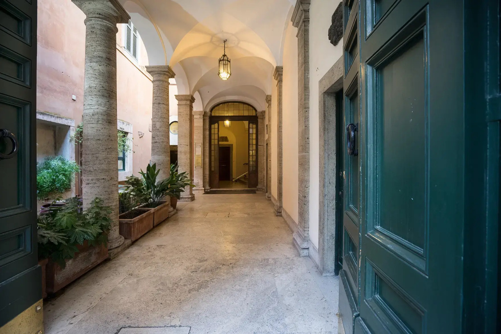 Alta Luxury Apartments, Frezza Apartments