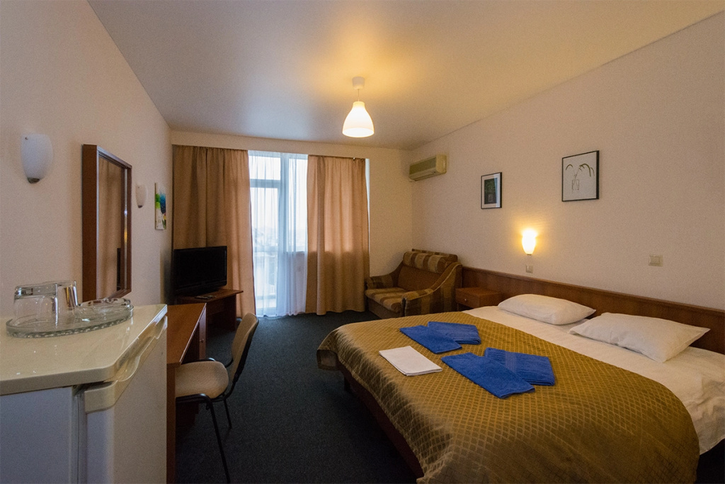 Odeon Guest House Room Type - Comfort Double room with balcony full double bed