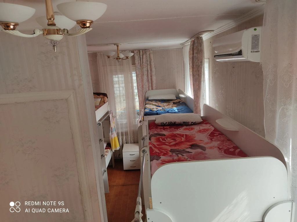 Кровать в общем номере с видом на сад в На Орманова