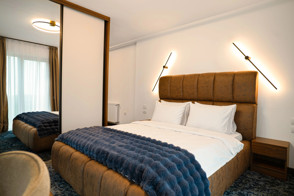 Presidential Double Suite full double bed