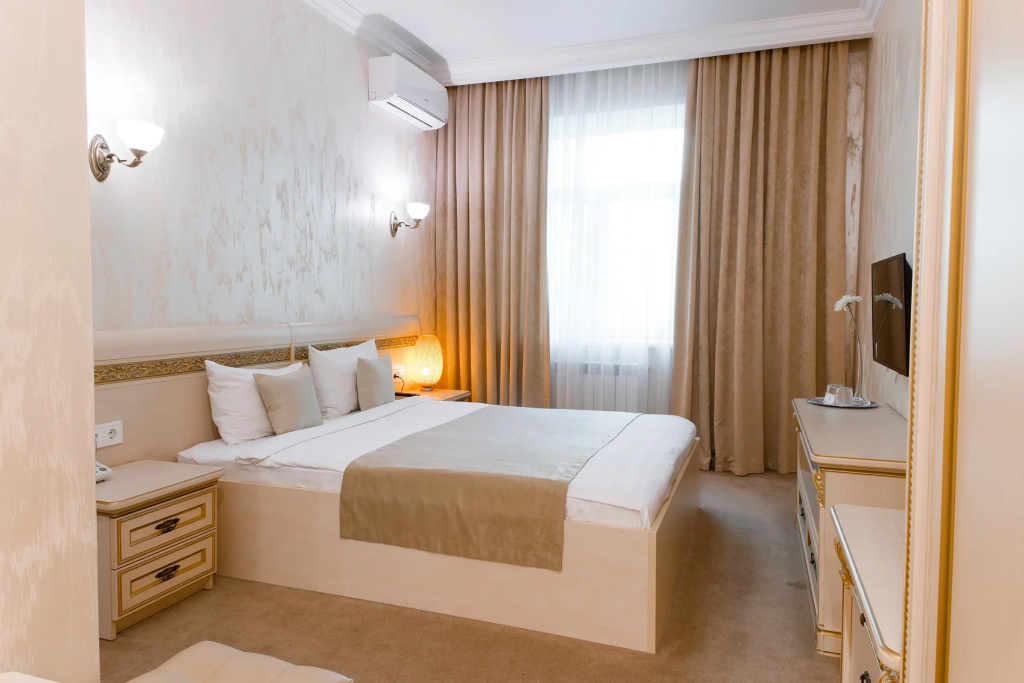 Double Junior Suite (full double bed)