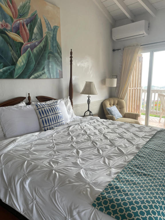 Deluxe Double room with balcony and with ocean view (full double bed)