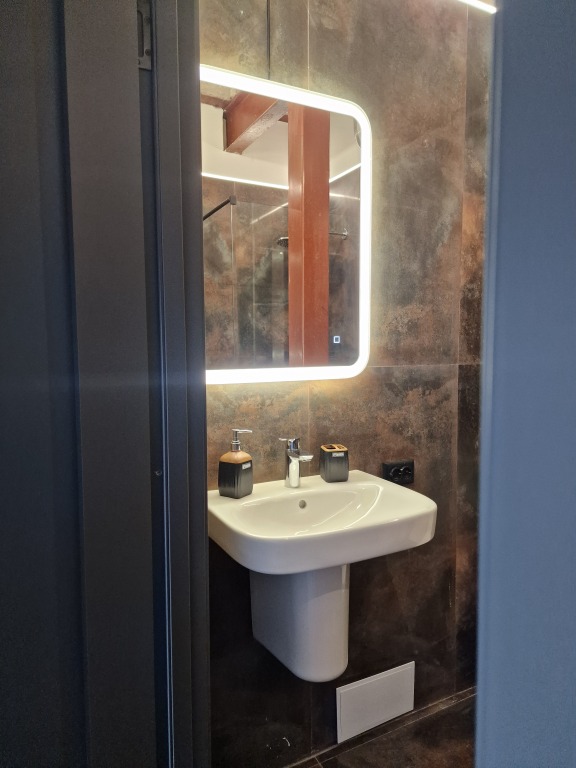 Двухместный номер Standard с балконом 2 отдельные кровати в Loft