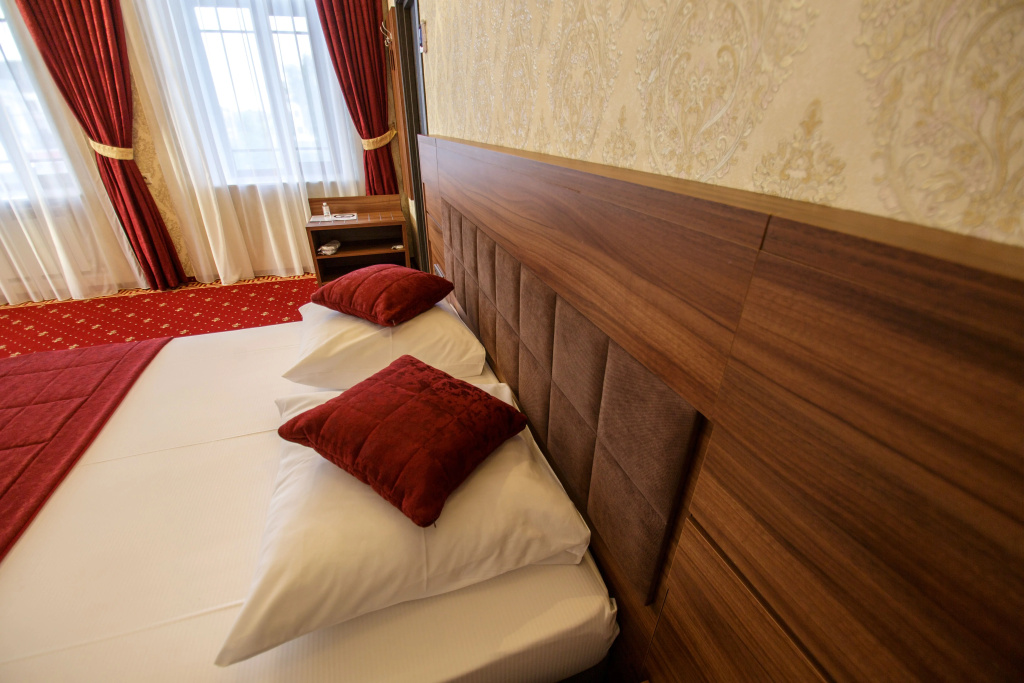 Double Suite (full double bed)