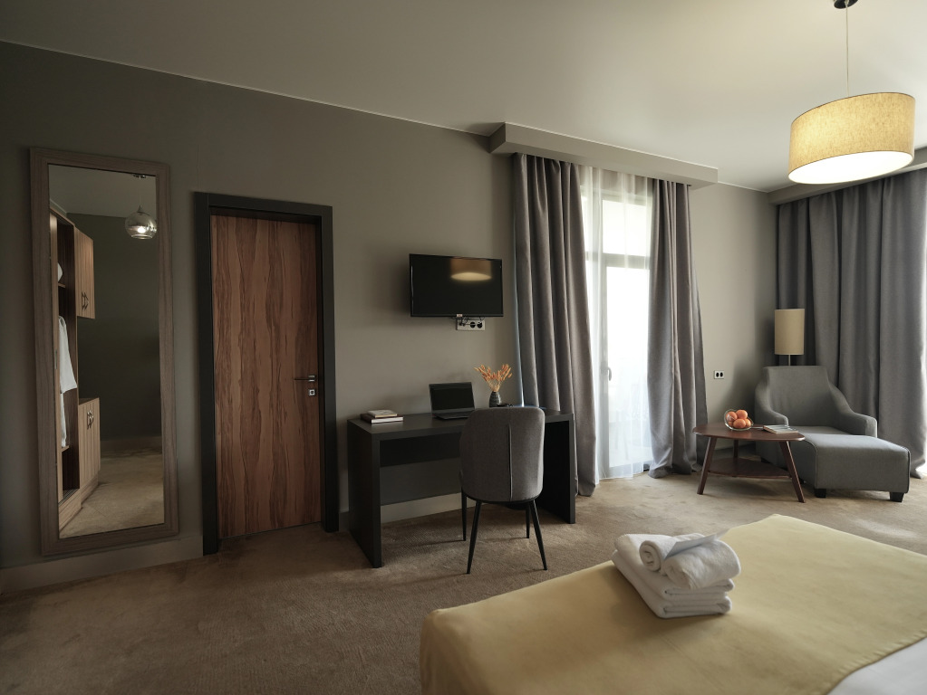 Двухместный люкс с балконом двуспальная кровать в Abaash Hotel Afon