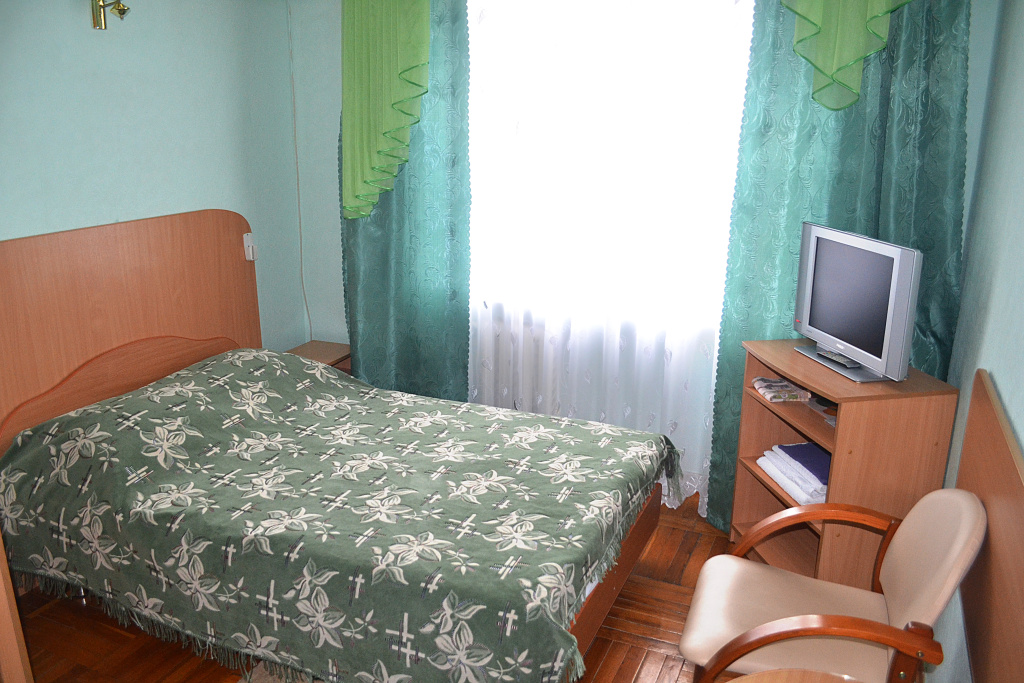 Double room (full double bed)