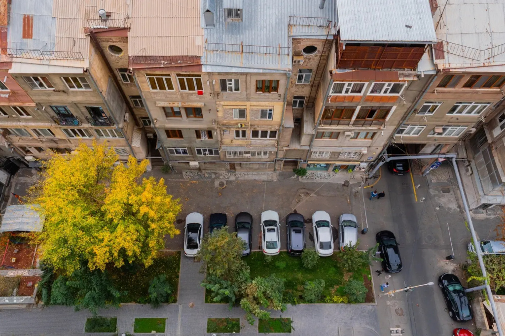 On Koghbatsi Str. 16-110 Apartments
