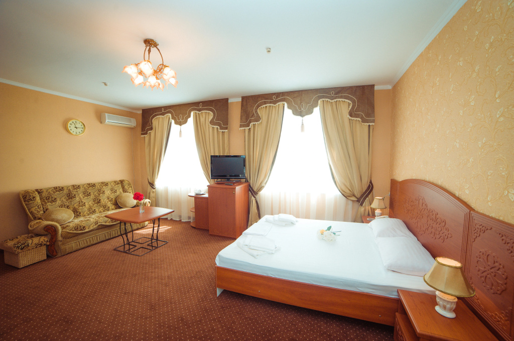 Double Junior Suite (full double bed)