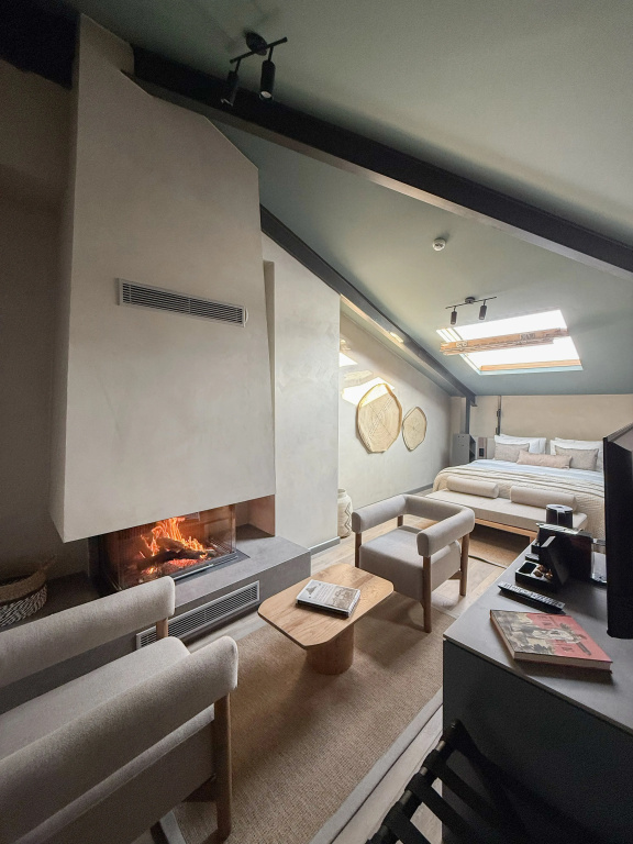 Double Suite (full double bed)