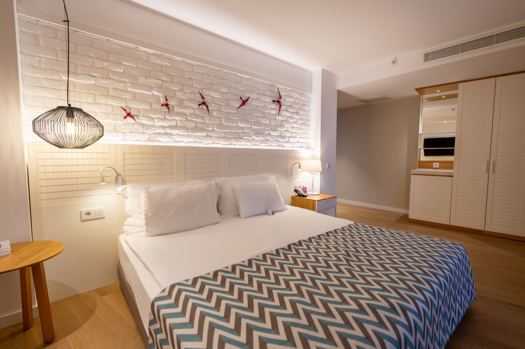 Akra Kemer image Room
