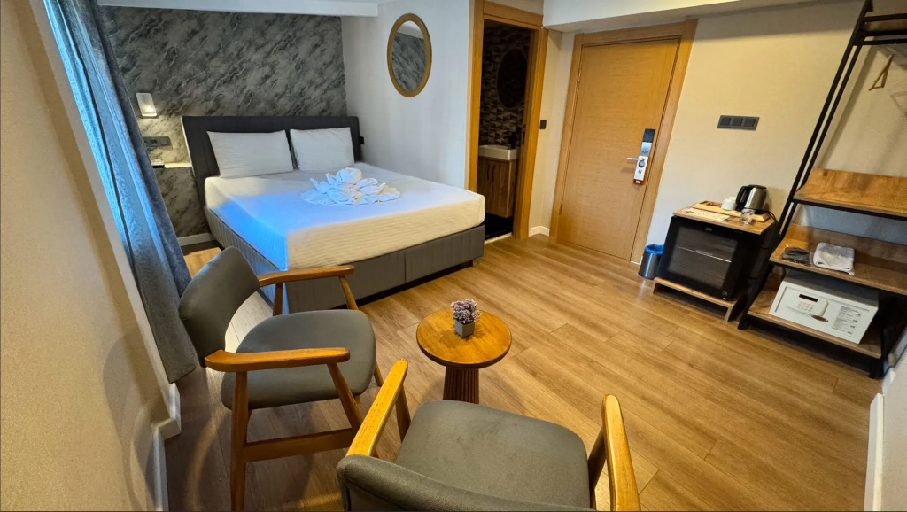 1 Room Standard Double room (full double bed)