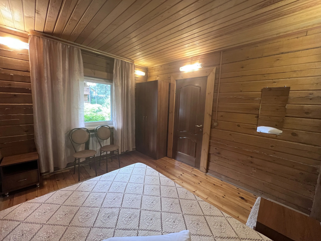 Люкс с видом на внутренний двор в Туяна