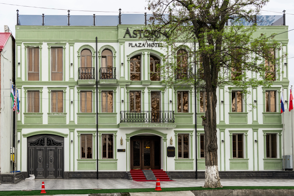 Astoria Plaza Hotel