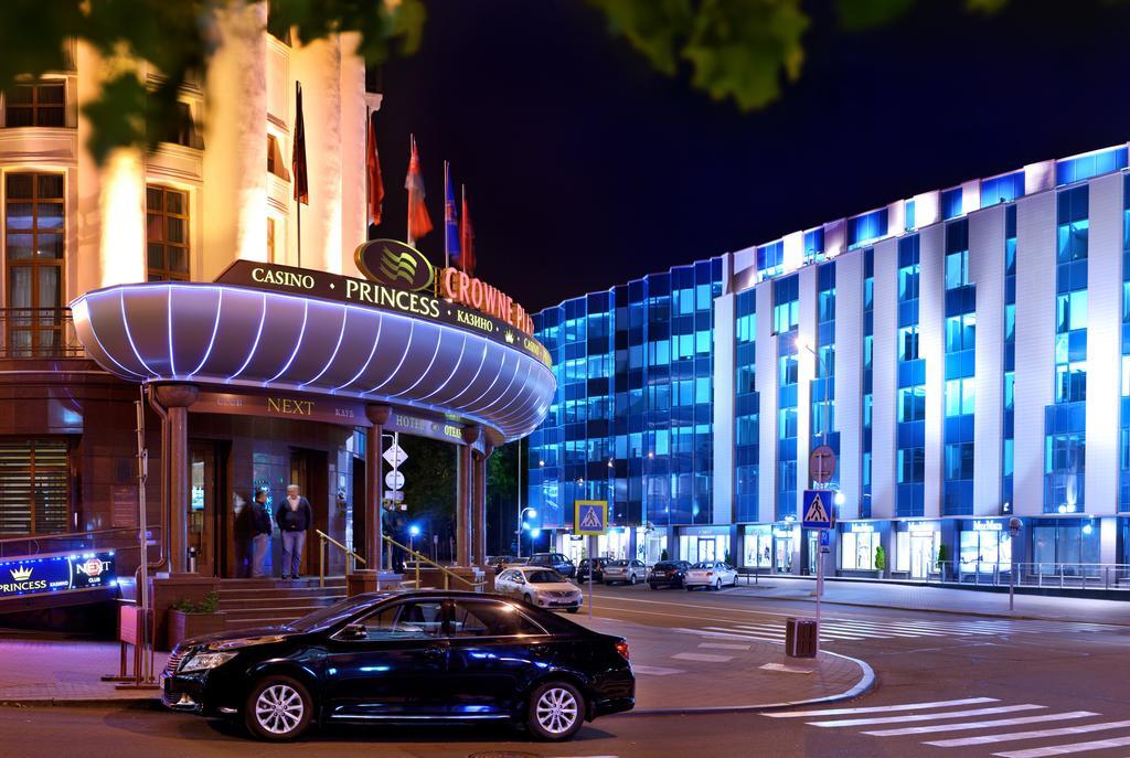 Отель crowne plaza