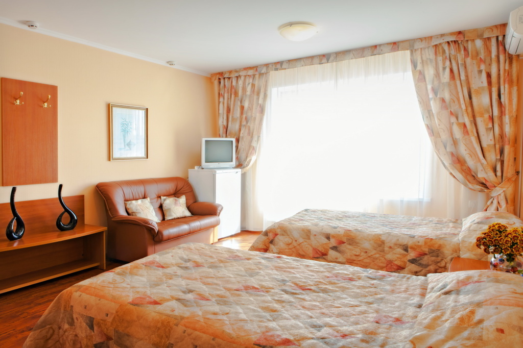 Elektron Hotel Room Type - Standard Triple room with city view