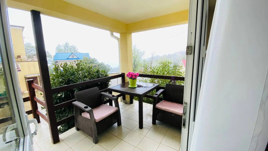 Трёхместный номер Standard с балконом в Арт Берег