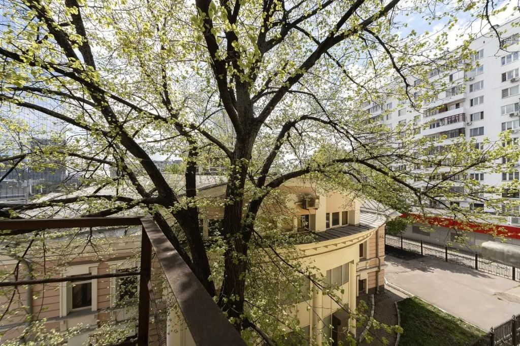 Апартаменты SMART LOFTS | Wood | 5 мин от метро Бауманская | Исторический дом — фото