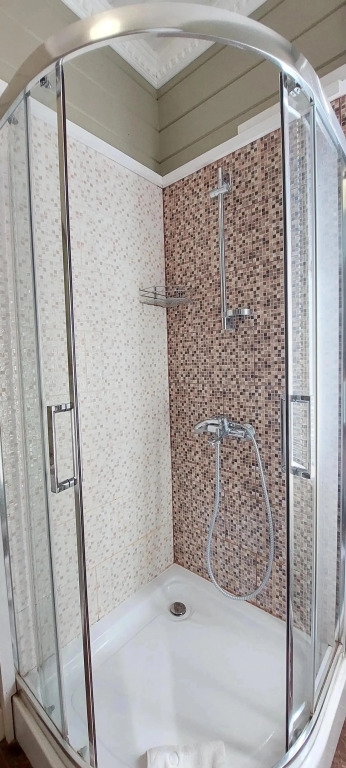 Трёхместный номер Standard с балконом и с красивым видом из окна в Maxx