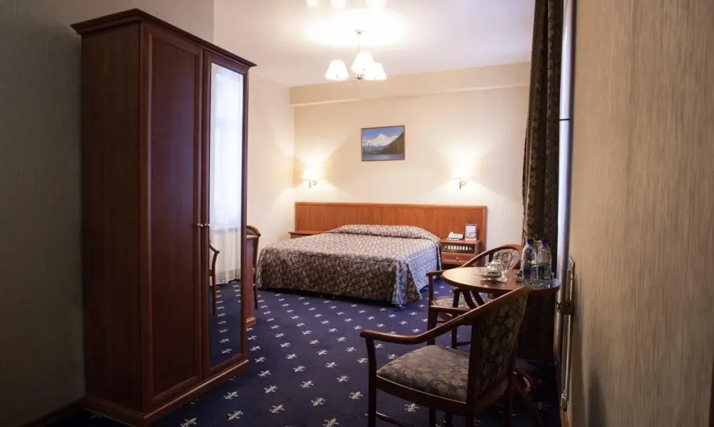 Hotel Monblan Room Type - Standard Double room full double bed