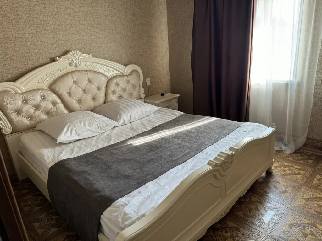 Deluxe Double room (full double bed)