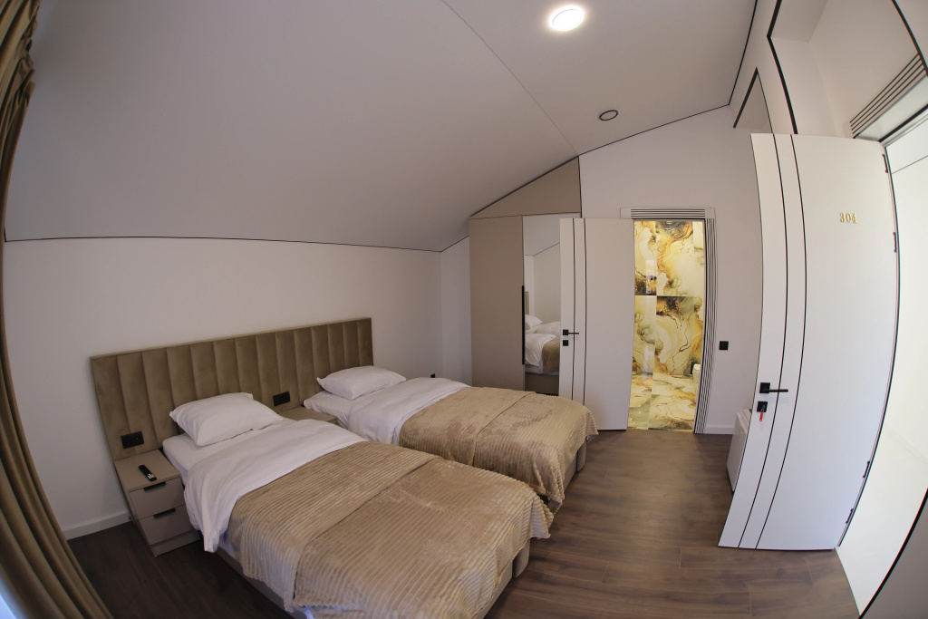 Double Suite (twin beds)