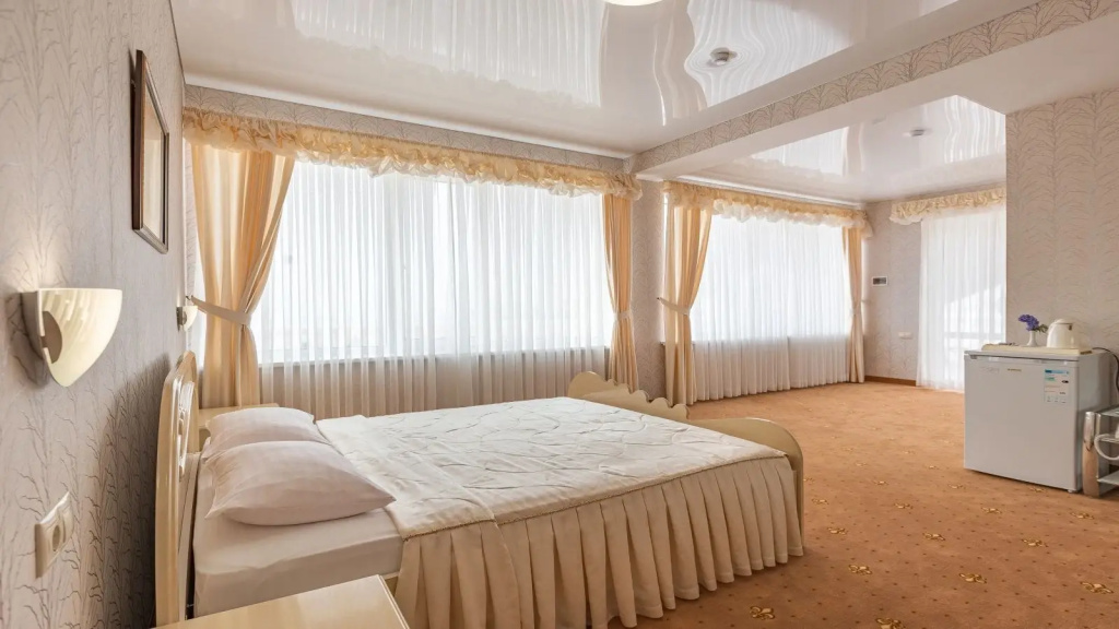 Deluxe Double room with view (full double bed)