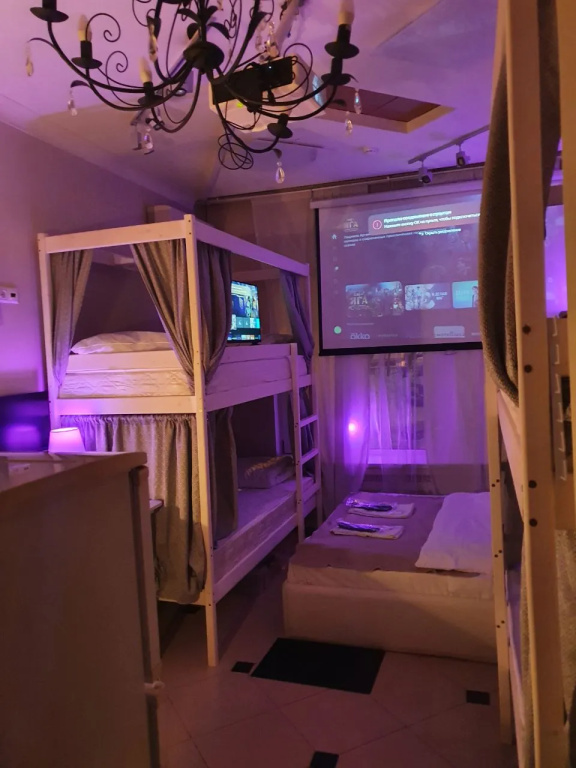 Superior Sextuple Family room