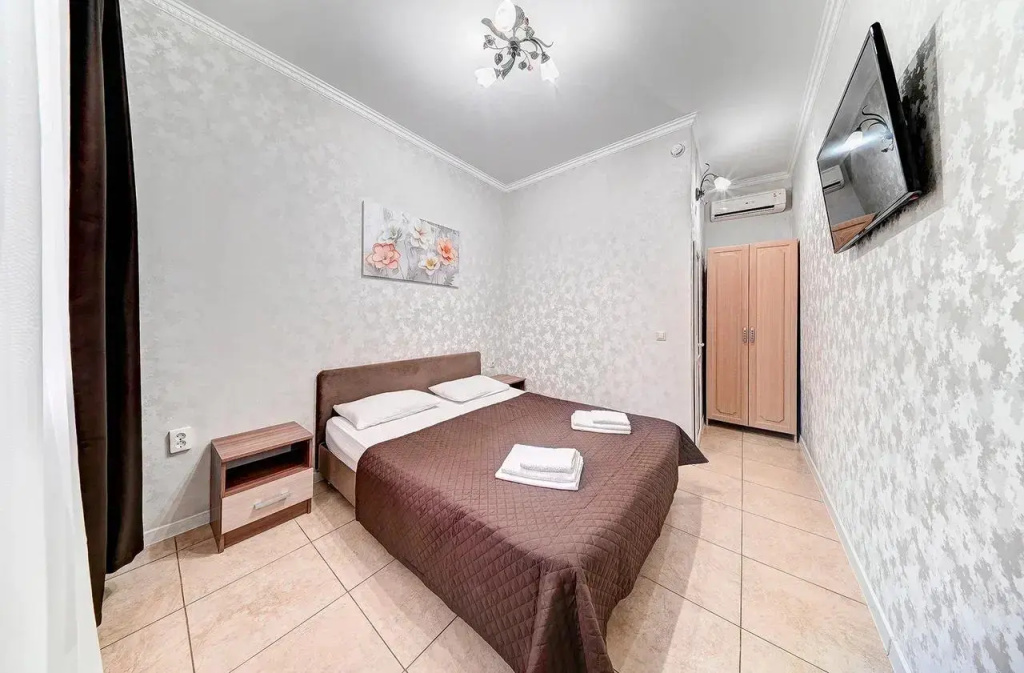 Classic Double room (full double bed)