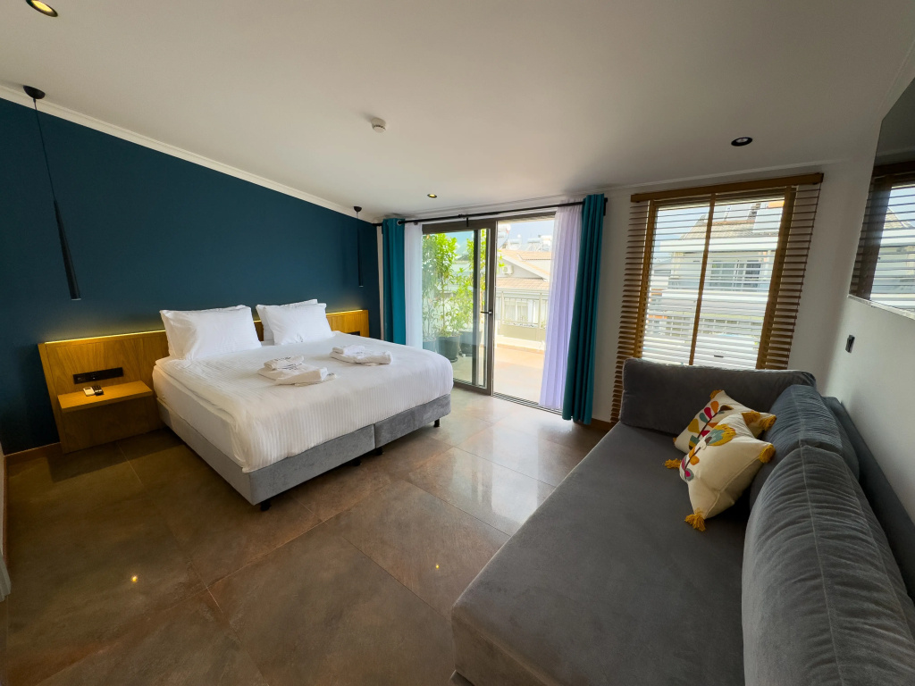 Standard room with mountain view