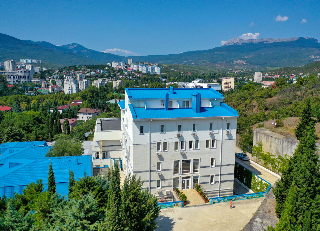 Алушта пансионат голубая волна