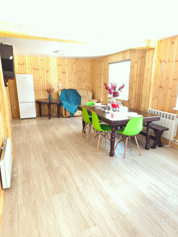 Коттедж с 4 комнатами в Изба/Izba