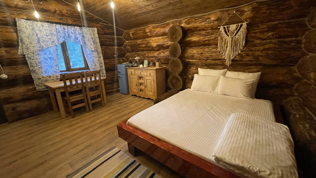 Дом No. 8 с красивым видом из окна в Дубки