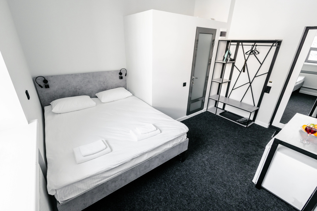 Budget Double room with city view (full double bed)