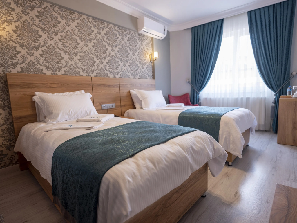 Standard Double room with view (twin beds)