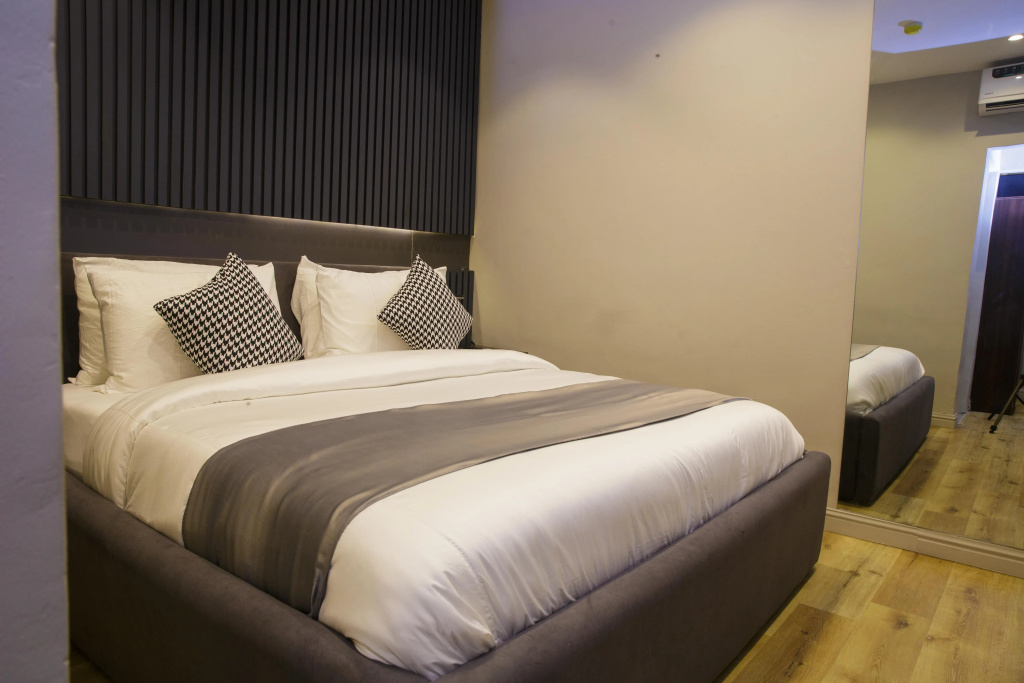 Executive room with balcony and with city view