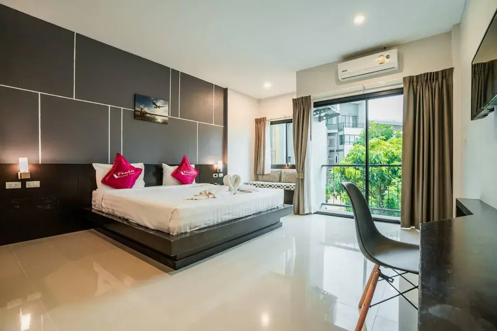 Phuket Airport Place Room Type - Superior Double room with balcony and with garden view (full double bed)