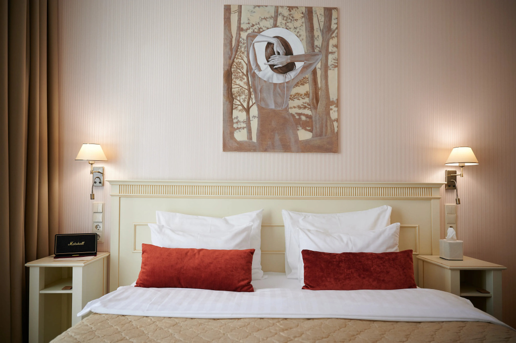 Marco Polo by Moss Hospitality Hotel Room Type - Double Deluxe room full double bed