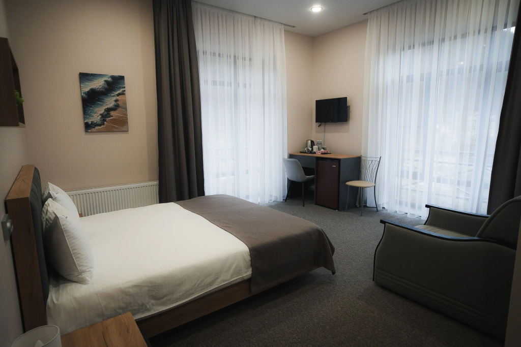 Superior Double room with balcony and with mountain view (full double bed)